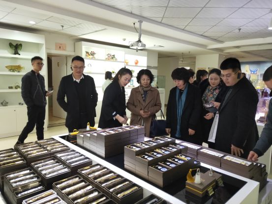 【荣朝动态】呼包鄂榆宁五地工商联联动考察团到荣朝参观考察