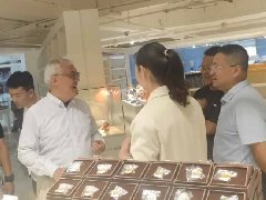 欢迎上海交大周斌教授一行莅临荣朝参观调研！